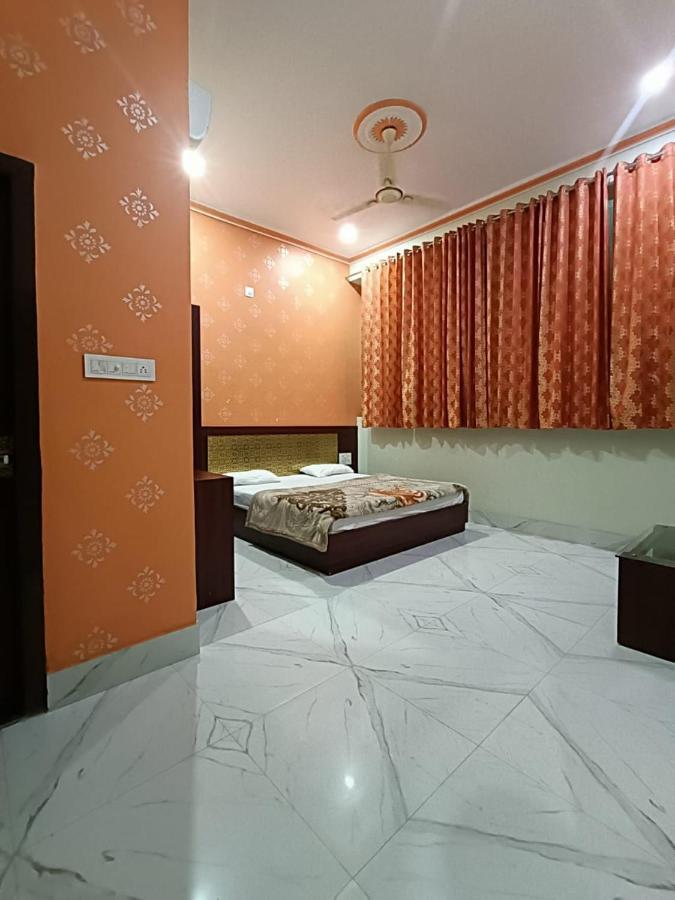 Hotel Subham Residency And Restaurant Биканер Екстериор снимка